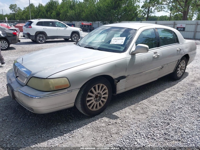 2007 LINCOLN TOWN CAR auction photo 2
