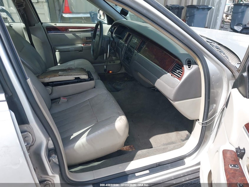 2007 LINCOLN TOWN CAR auction photo 5