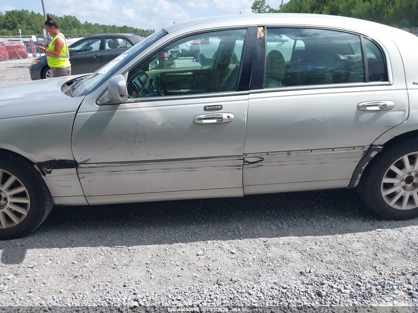 2007 LINCOLN TOWN CAR auction photo 6