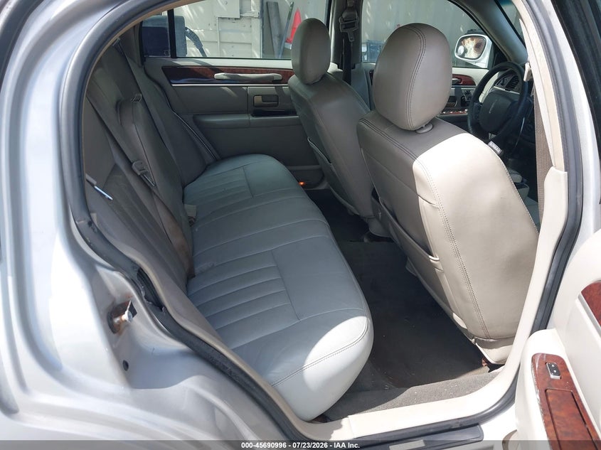 2007 LINCOLN TOWN CAR auction photo 8