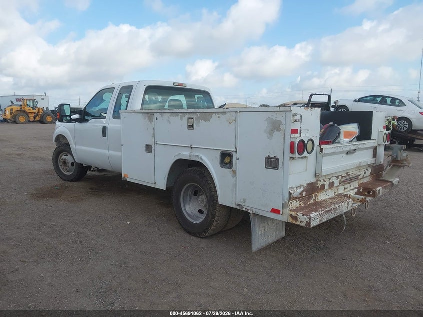 2014 FORD F-350 CHASSIS — zdjęcie 3