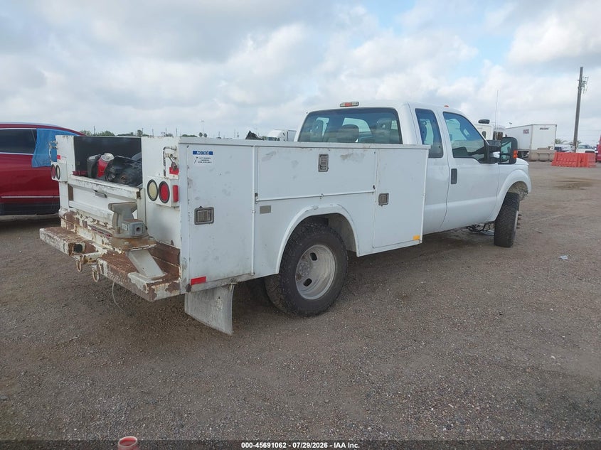 2014 FORD F-350 CHASSIS — zdjęcie 4