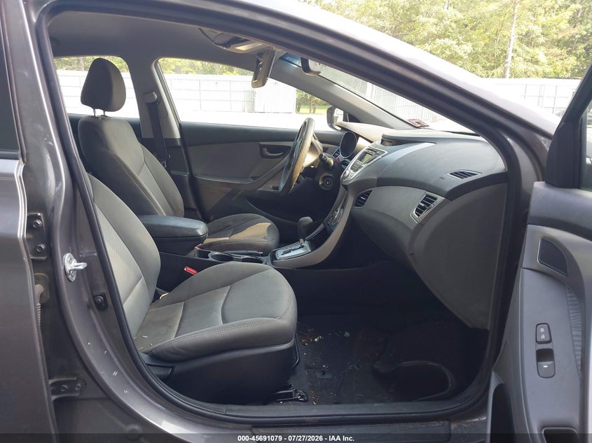 2012 HYUNDAI ELANTRA auction photo 5
