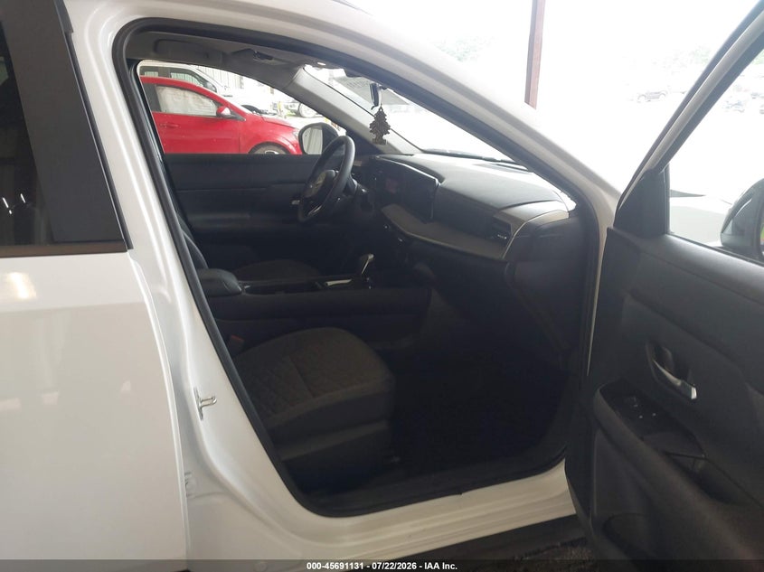 2026 NISSAN KICKS auction photo 5