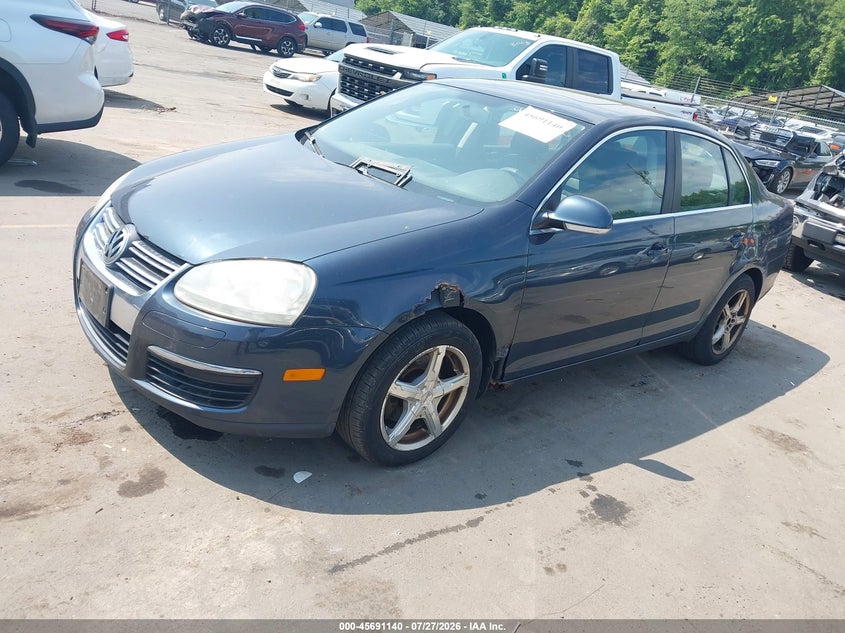 2009 Volkswagen Jetta Se, Normal Wear & Tear, IAAI, VIN 3VWRZ71K19M130981 — photo 2