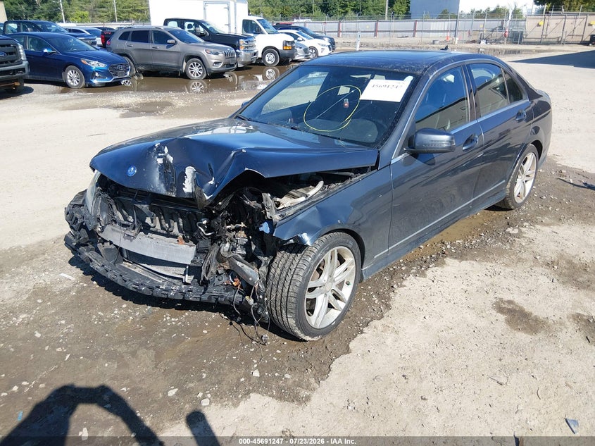 MERCEDES-BENZ C 300 2014 VIN WDDGF8AB0ER305227