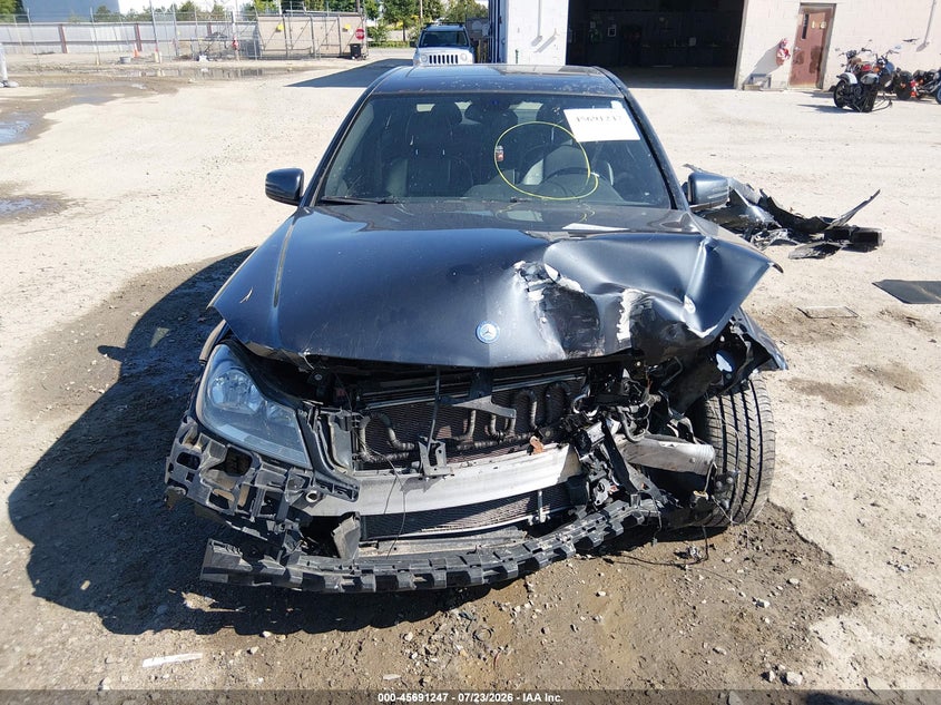 MERCEDES-BENZ C 300 2014 VIN WDDGF8AB0ER305227