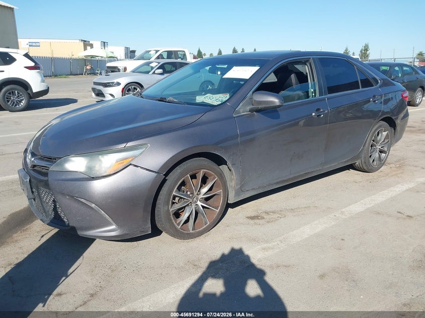 2015 TOYOTA CAMRY auction photo 2