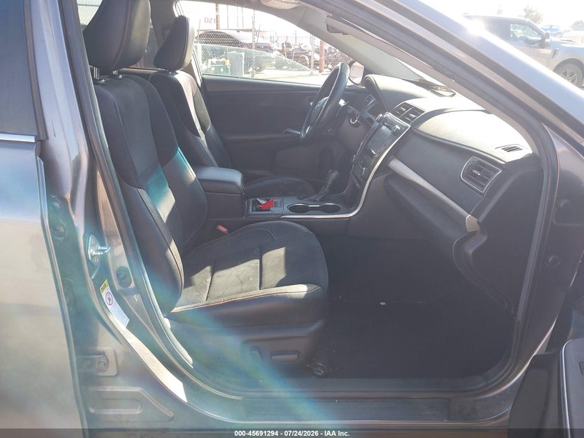 2015 TOYOTA CAMRY auction photo 5