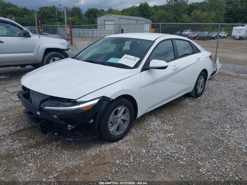 2026 HYUNDAI ELANTRA auction photo 2