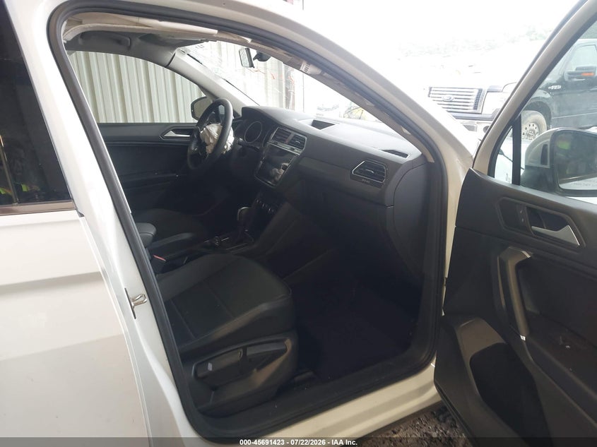 2020 VOLKSWAGEN TIGUAN auction photo 5