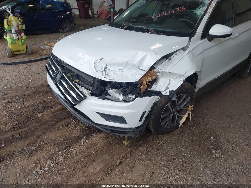 2020 VOLKSWAGEN TIGUAN auction photo 6