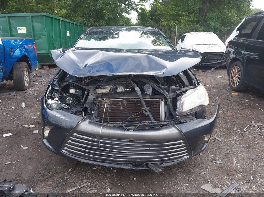 TOYOTA CAMRY - zdjęcie 12