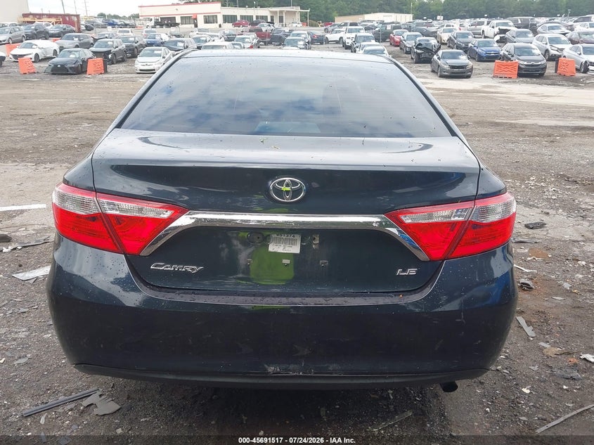 TOYOTA CAMRY - zdjęcie 16