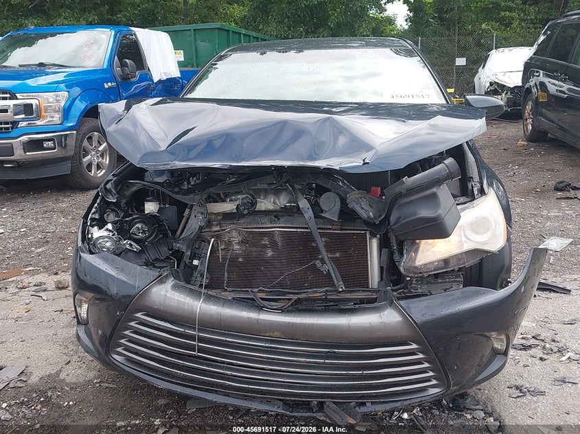 TOYOTA CAMRY - zdjęcie 17