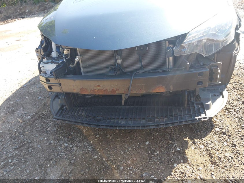 2017 TOYOTA COROLLA auction photo 6
