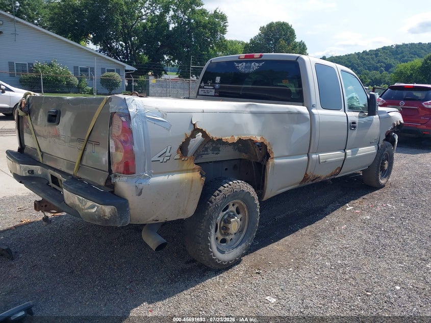 2004 CHEVROLET SILVERADO 2500HD auction photo 4