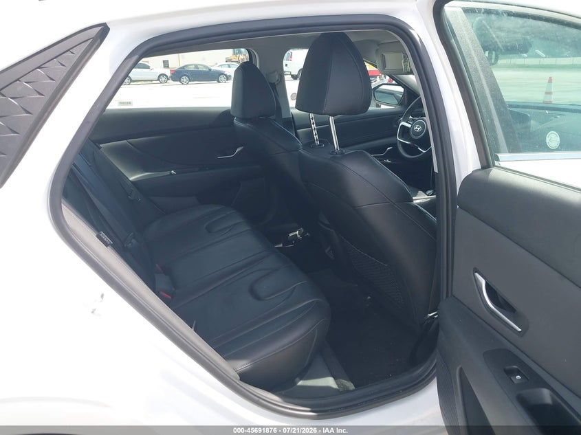 2025 HYUNDAI ELANTRA auction photo 8