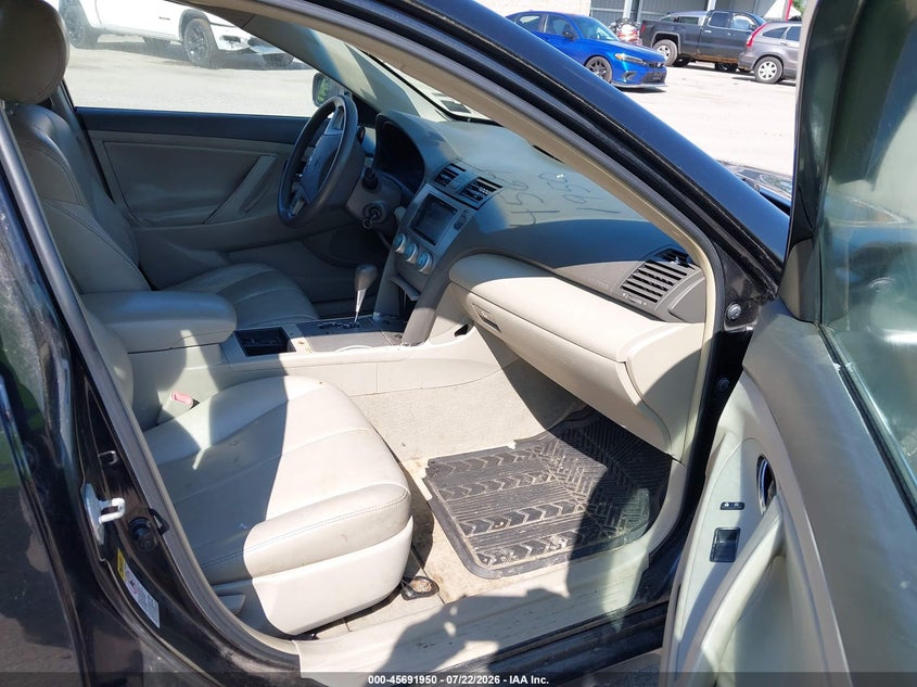 2009 TOYOTA CAMRY auction photo 5