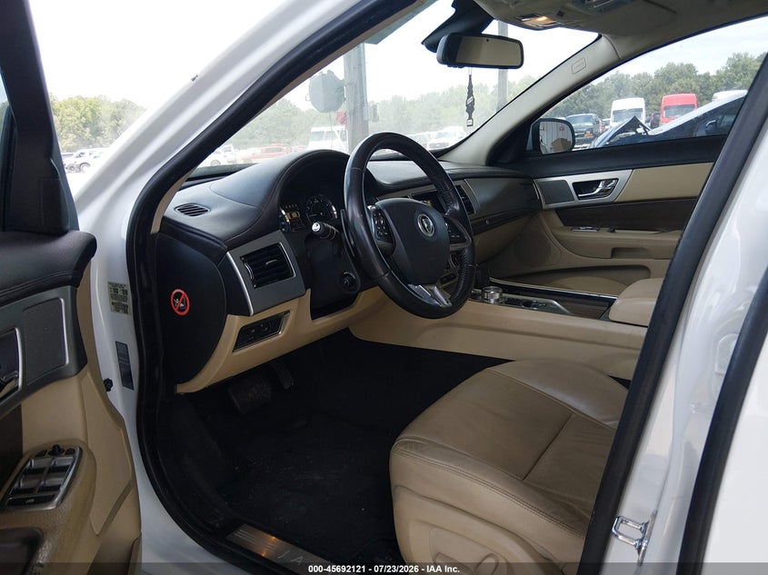2013 JAGUAR XF auction photo 5