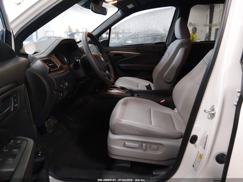 2023 HONDA PASSPORT auction photo 5