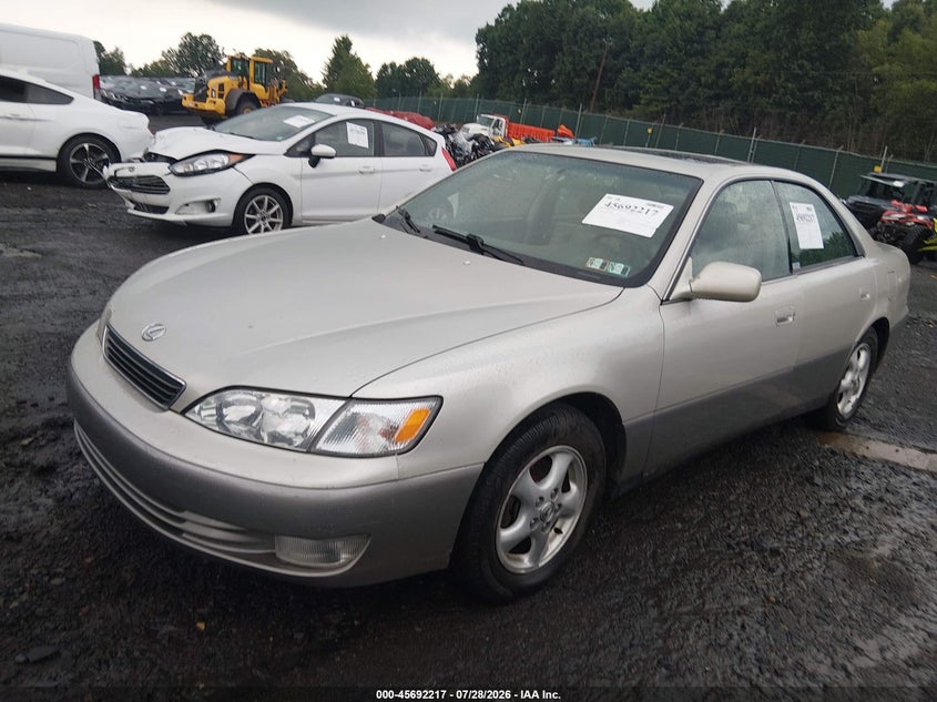1997 LEXUS ES 300 auction photo 2