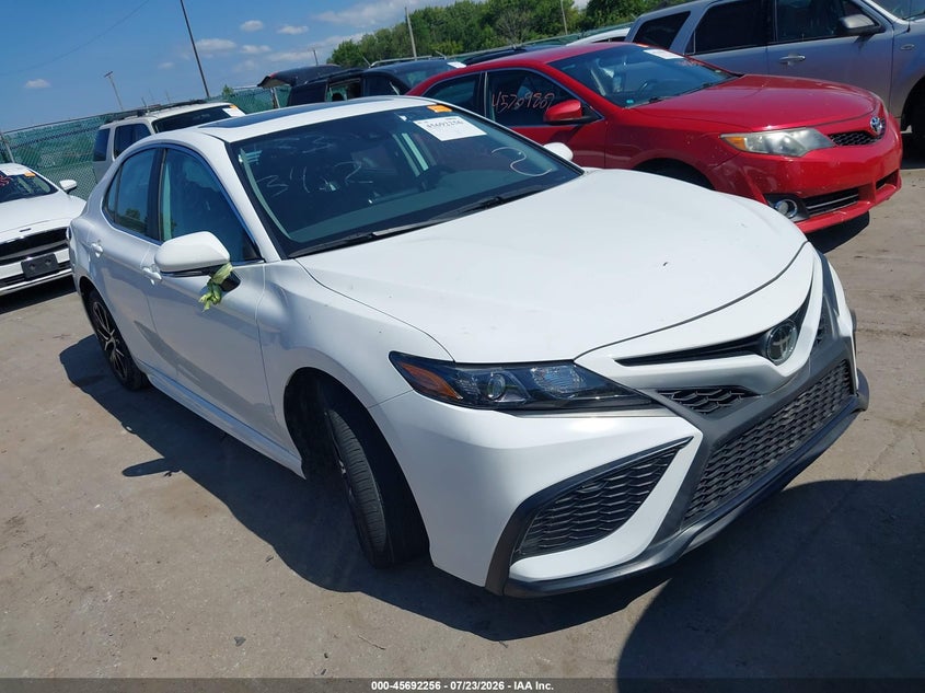 Vin: 4t1g11ak3ru847209, lot: 46190884, toyota camry se 2024 img_1