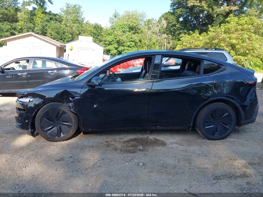 Фото 13 - TESLA MODEL Y