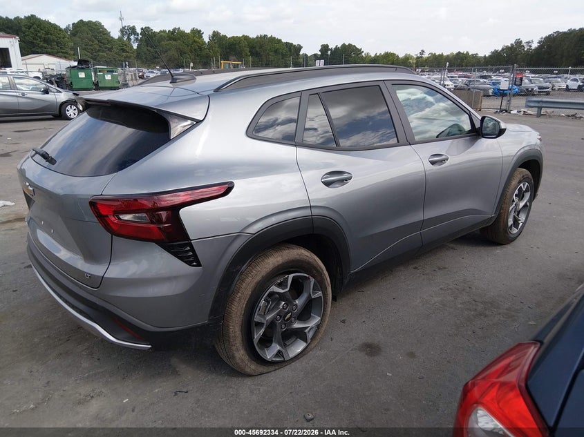 2026 CHEVROLET TRAX auction photo 4