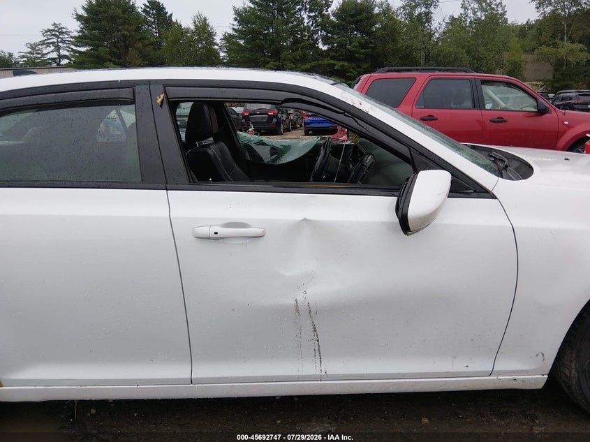 2016 CHRYSLER 300 auction photo 6