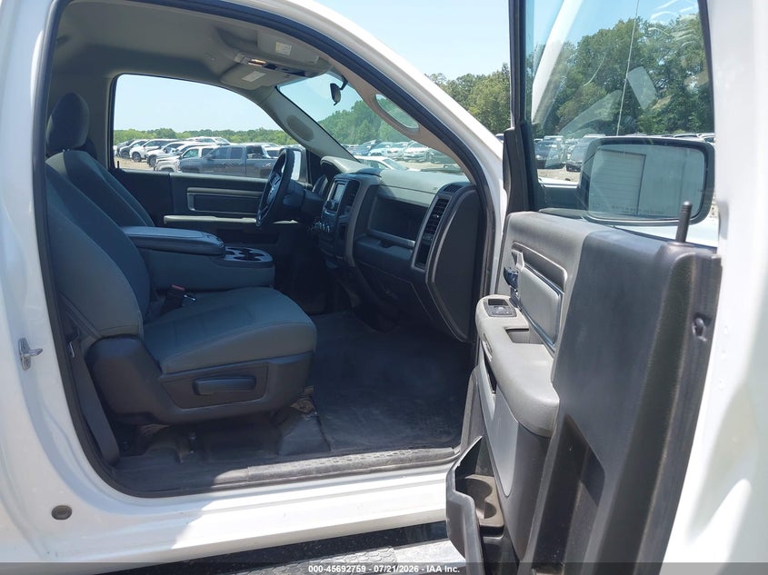 2019 RAM 1500 CLASSIC auction photo 5