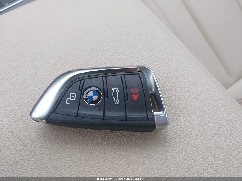 2020 BMW 330I XDRIVE · Photo 11