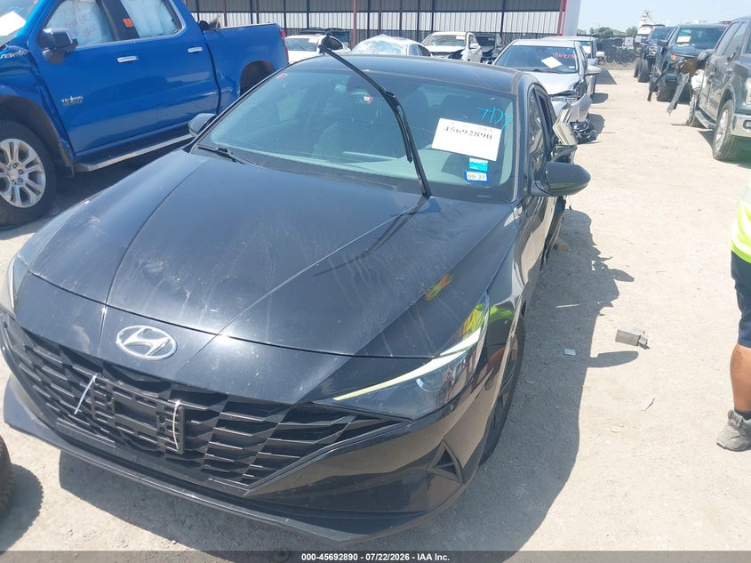 2023 HYUNDAI ELANTRA HYBRID auction photo 2