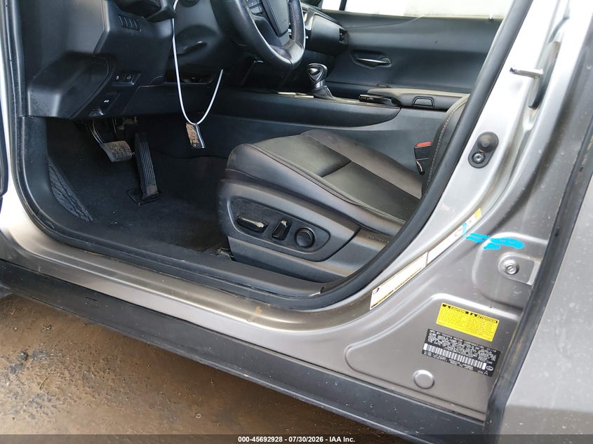 2019 LEXUS UX 250H auction photo 6