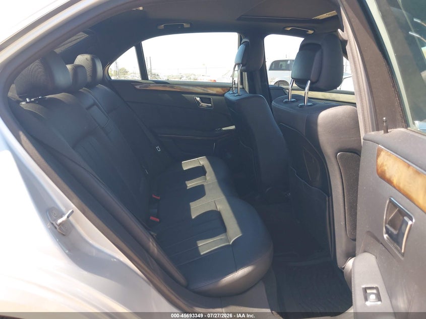 2010 MERCEDES-BENZ E 550 auction photo 8