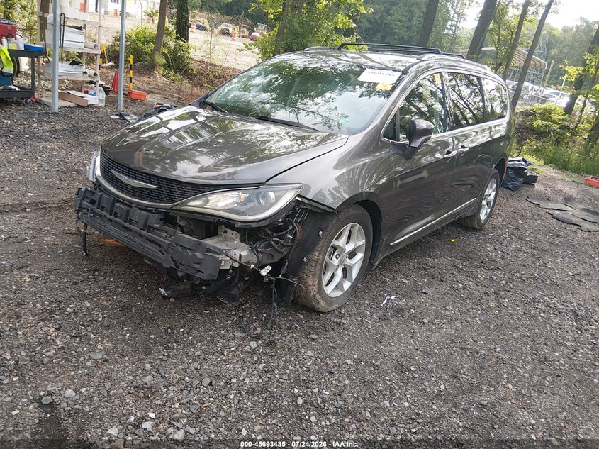 Vin: 2c4rc1eg5hr511747, lot: 46192113, chrysler pacifica touring-l plus 20172