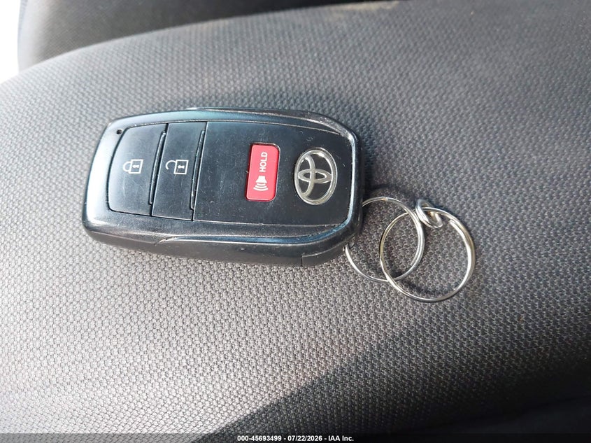 2022 Toyota Corolla Cross Le VIN: 7MUCAABG1NV018088 Lot: 45693499
