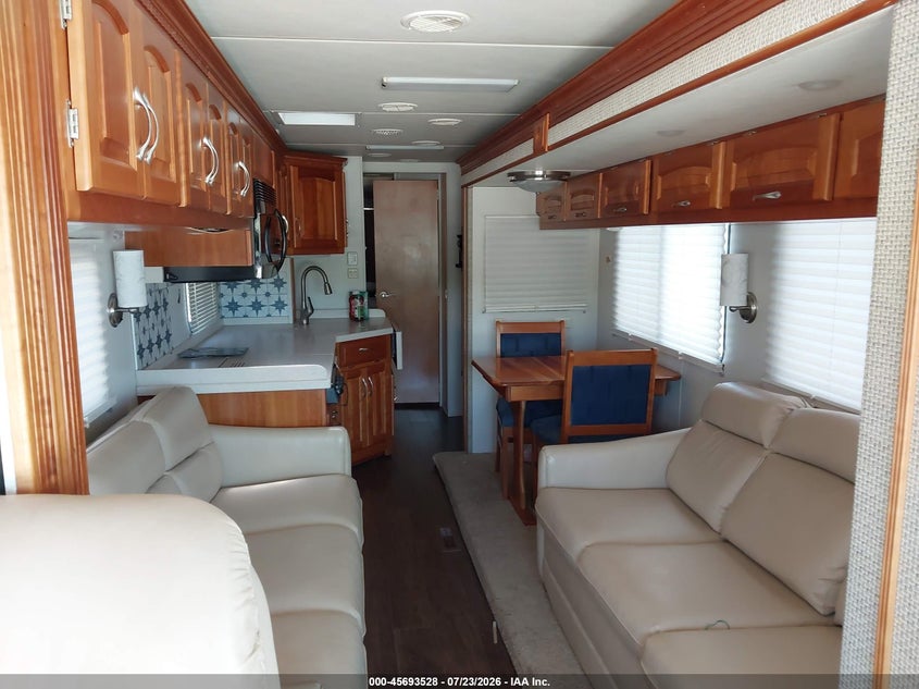2005 SPARTAN MOTORS MOTORHOME auction photo 5