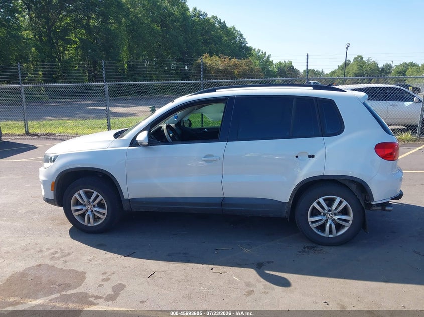 VOLKSWAGEN TIGUAN 2017 VIN WVGBV7AX4HK031942