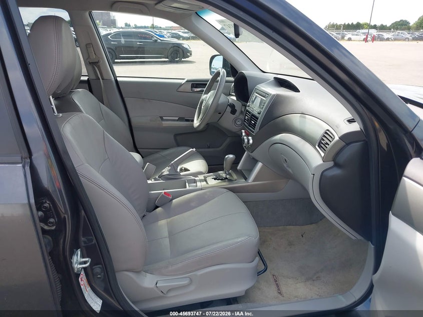2009 SUBARU FORESTER auction photo 5