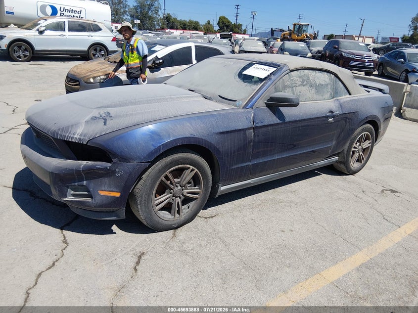 2012 FORD MUSTANG auction photo 2