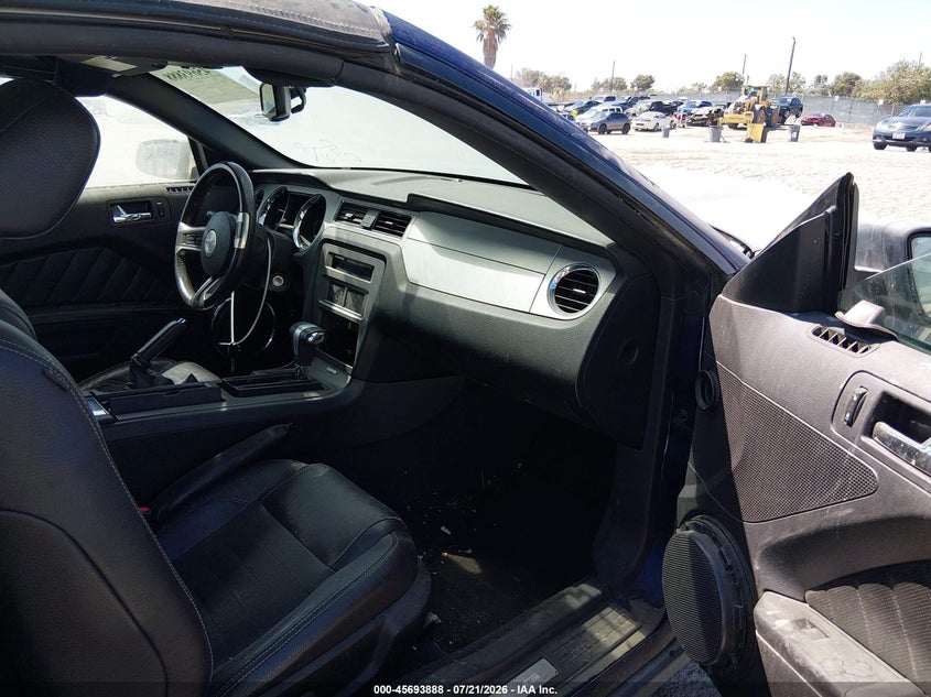 2012 FORD MUSTANG auction photo 5