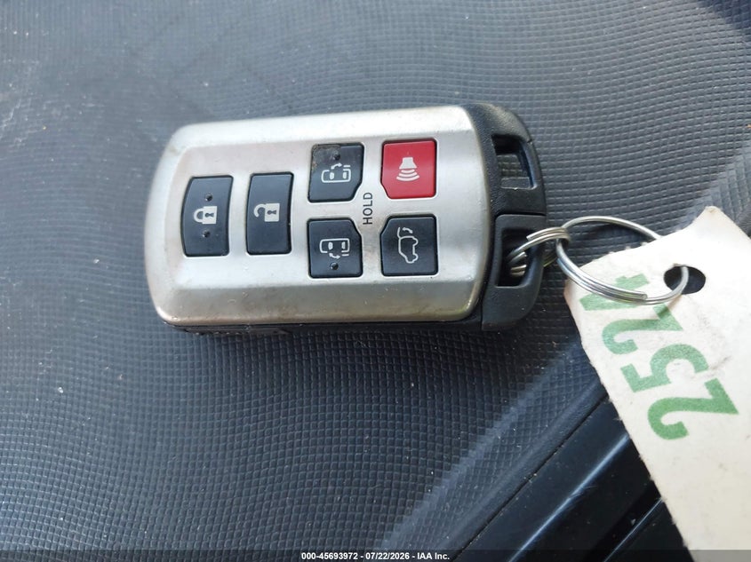 TOYOTA SIENNA - zdjęcie 11