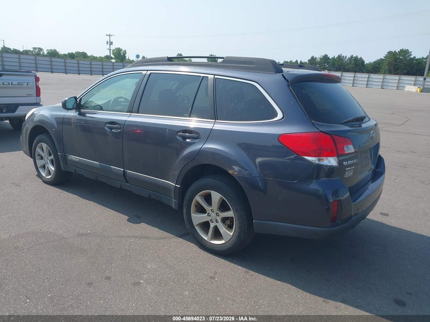 2013 SUBARU OUTBACK auction photo 3