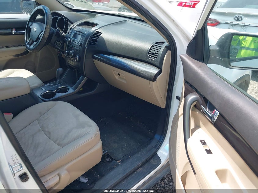 2011 KIA SORENTO auction photo 5