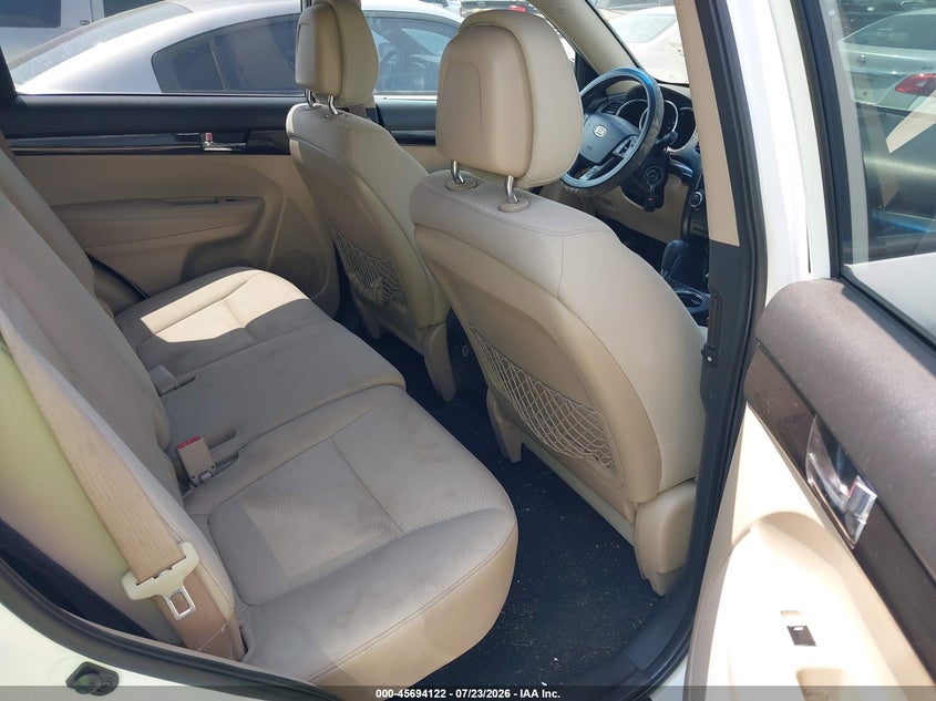 2011 KIA SORENTO auction photo 8