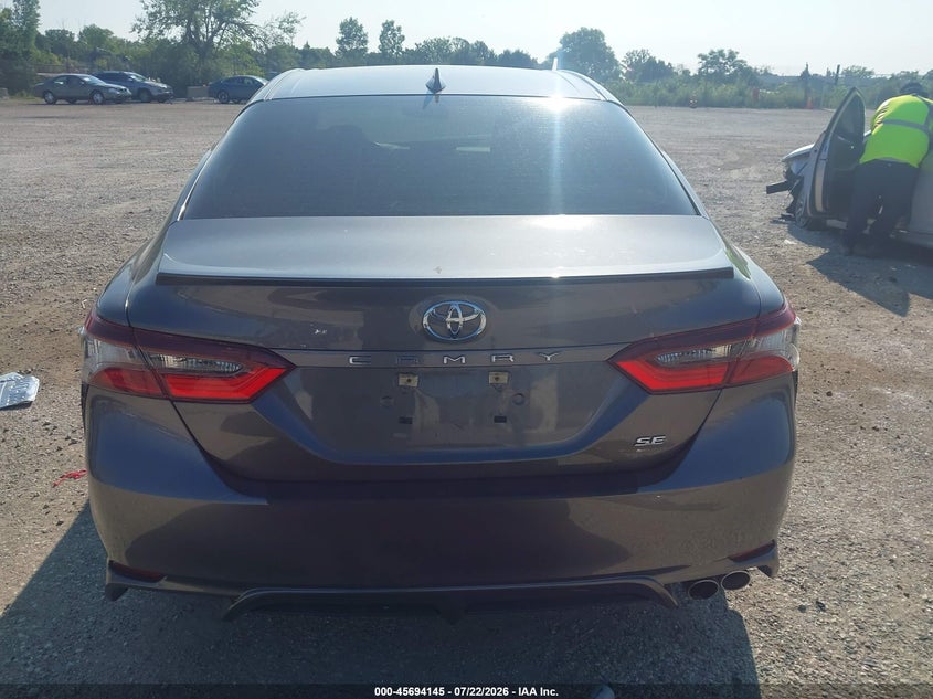 TOYOTA CAMRY - zdjęcie 16