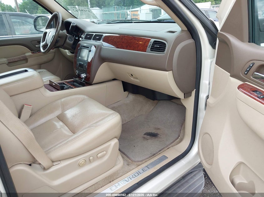 2013 CHEVROLET SUBURBAN auction photo 5