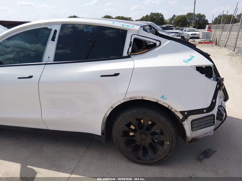 2021 TESLA MODEL Y auction photo 6