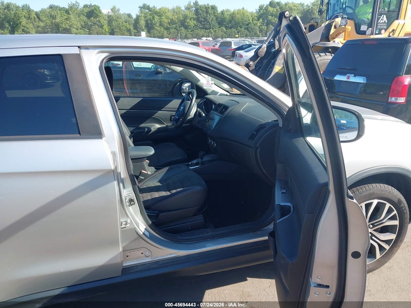 2018 MITSUBISHI OUTLANDER SPORT auction photo 5